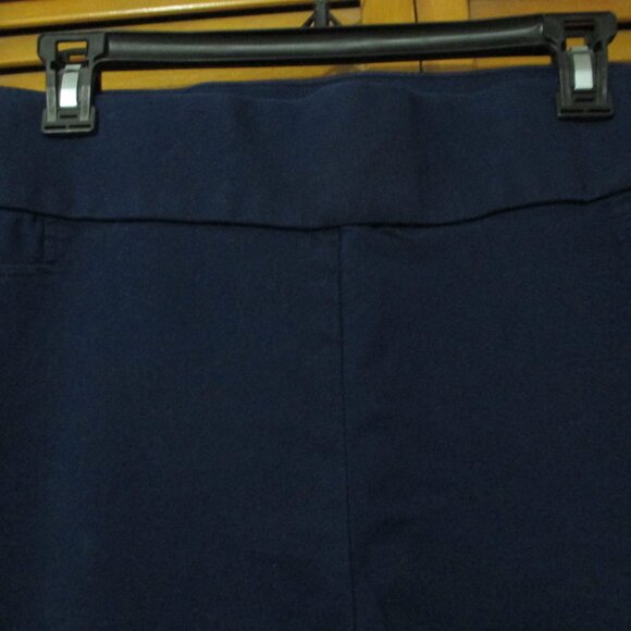 St. John's Bay navy capris pull on elastic waist, soft, stretchy size 24W - Picture 6 of 8